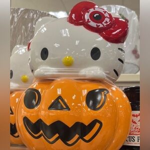 Viral** hello kitty Halloween cookie jar!